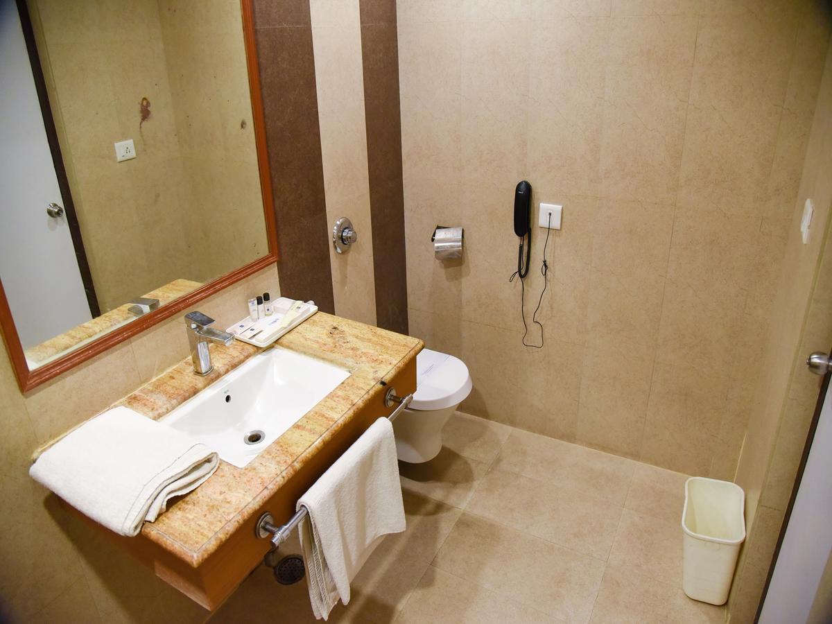 Hotel Windsor Patna  Ngoại thất bức ảnh